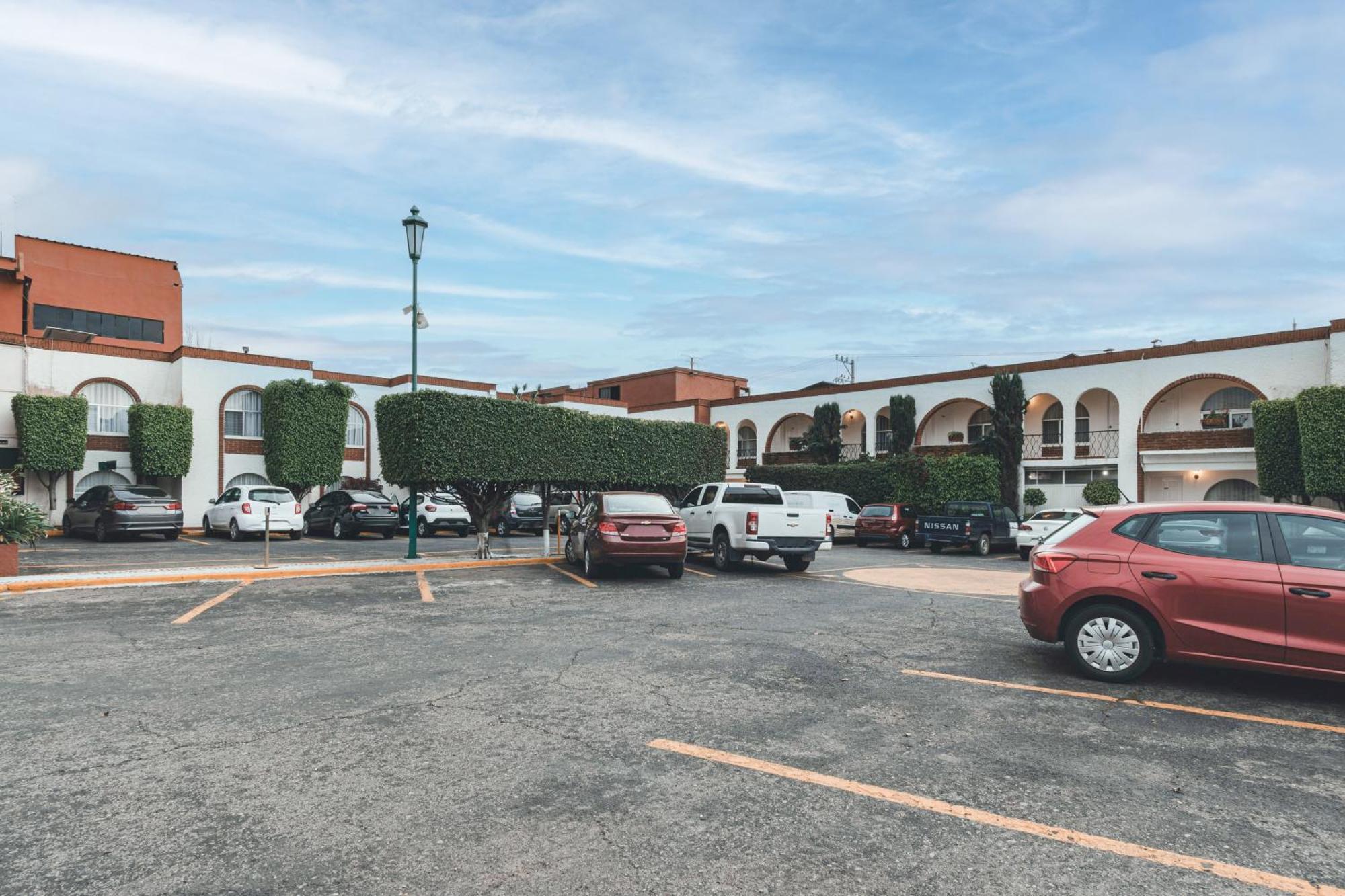 Hotel & Suites Villa Del Sol Morelia Exterior foto